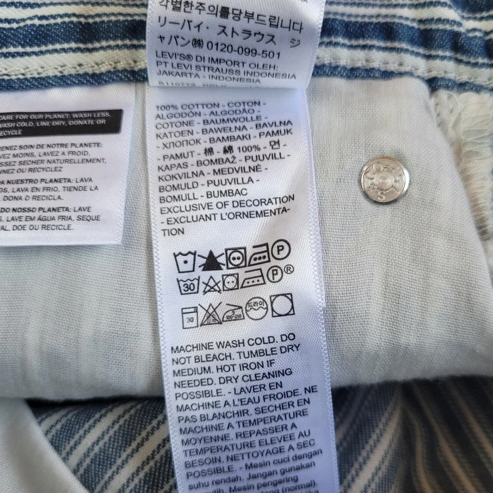 LEVI'S 27 Stripe High Rise Baggy Shorts Women
